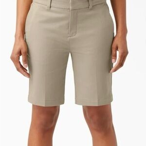 Dickies Women's Beige Bermudas